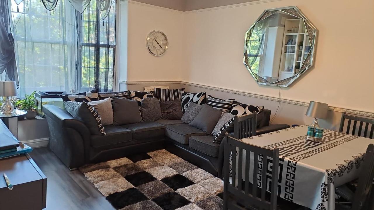 3 Bedroom Brixton Apartment Londen Buitenkant foto